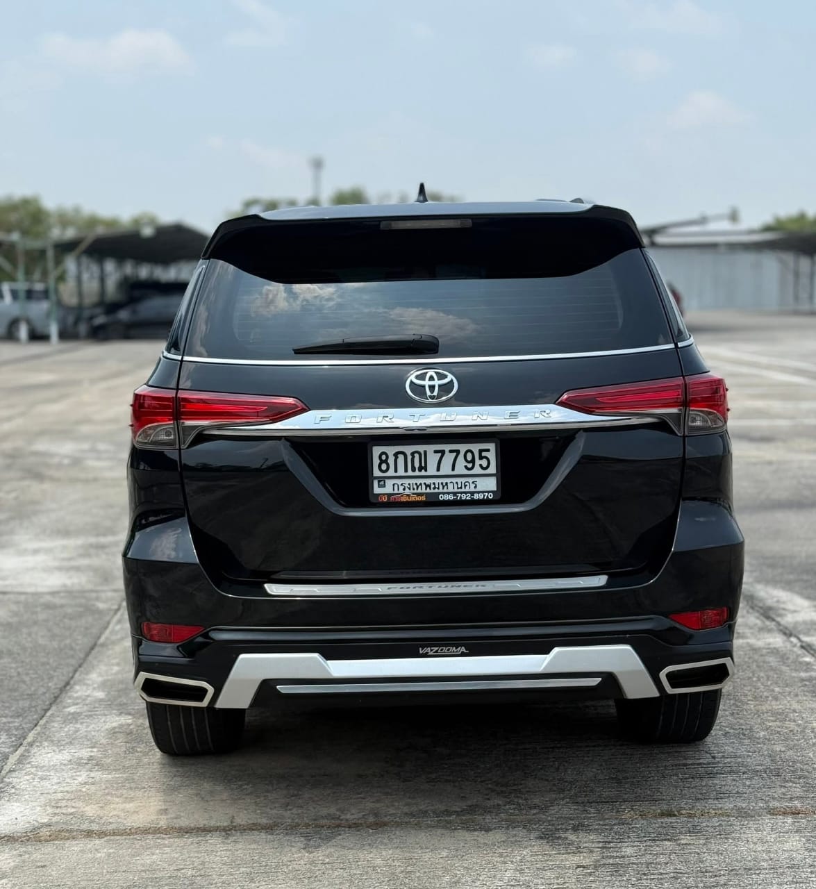 Car image 2